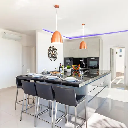 Holiday home Catalina By Algarve Vacation Armacao de Pera